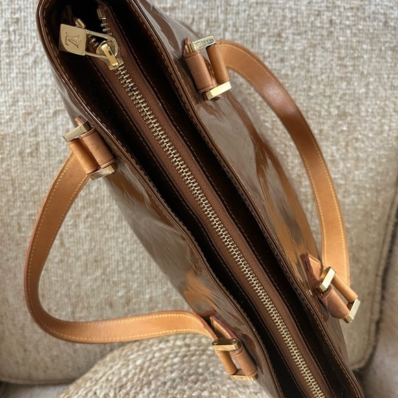 Louis Vuitton Houston Vernis bag - Picture 8 of 14